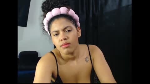 lylii_evans online show from February 22, 2025, 2:06 am