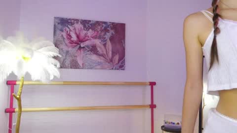 Lyly   online show from December 10, 2024, 5:39 am