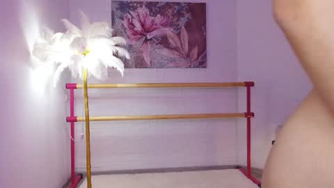 Lyly   online show from February 7, 2025, 1:01 pm