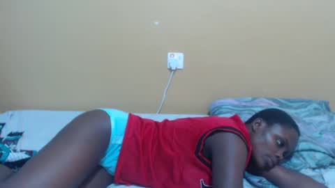 lyn_anna online show from February 19, 2025, 8:01 am