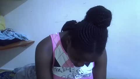 lyn_anna online show from February 25, 2026, 11:36 pm