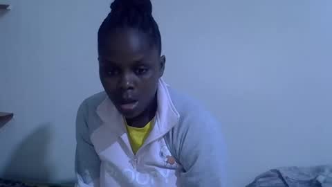 lyn_anna online show from May 16, 2026, 12:40 am