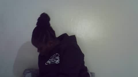 lyn_anna online show from May 17, 2026, 5:53 pm