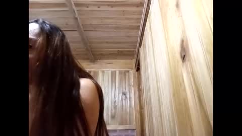 lyn_eva online show from May 3, 2026, 11:49 am