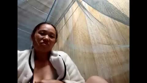 lyn_eva online show from May 11, 2026, 12:55 pm