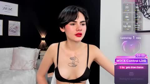 Lyn online show from December 24, 2024, 2:22 pm