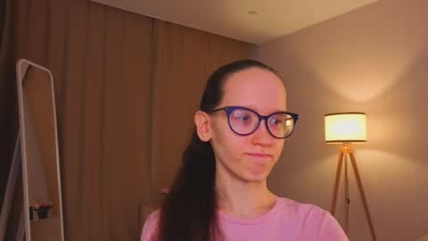 Snapshot of lynettebails chatting on February 26, 2026, 4:17 pm Sara online show from February 26, 2026, 4:17 pm