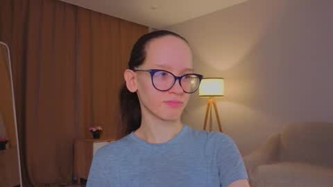 Snapshot of lynettebails chatting on March 5, 2026, 4:14 pm Sara online show from March 5, 2026, 4:14 pm
