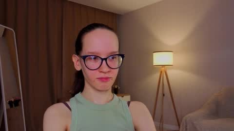 Snapshot of lynettebails chatting on March 10, 2026, 5:07 pm Sara online show from March 10, 2026, 5:07 pm