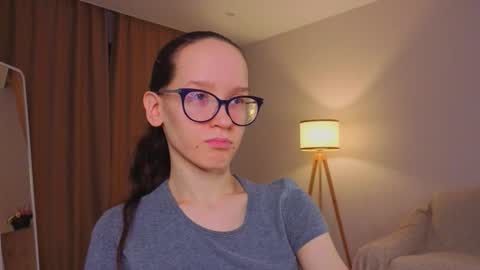Snapshot of lynettebails chatting on March 22, 2026, 4:10 pm Sara online show from March 22, 2026, 4:10 pm