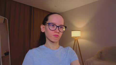 Snapshot of lynettebails chatting on March 26, 2026, 4:23 pm Sara online show from March 26, 2026, 4:23 pm