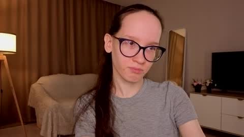 Snapshot of lynettebails chatting on April 13, 2026, 4:12 pm Sara online show from April 13, 2026, 4:12 pm