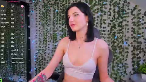 Lynn online show from July 26, 2026, 12:30 am