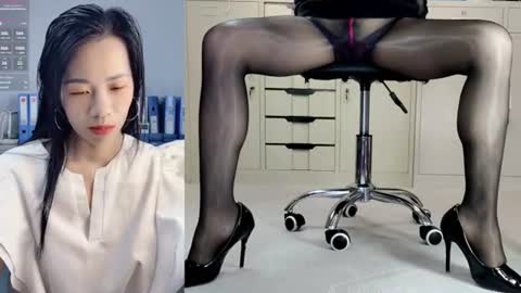 lynnalltop_165_keke online show from June 22, 2026, 3:25 am