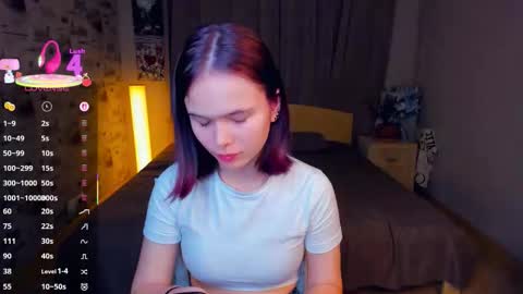 Cozy Lynns room online show from November 30, 2025, 8:40 am