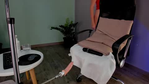 Snapshot of lynnsam_ chatting on February 5, 2025, 4:59 am lynnsam_ online show from February 5, 2025, 4:59 am