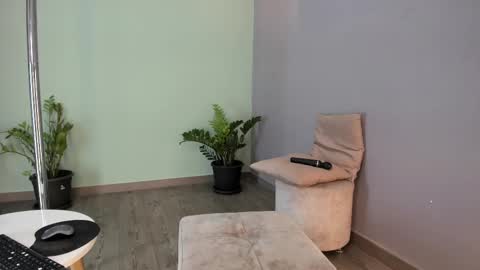 Snapshot of lynnsam_ chatting on February 8, 2025, 1:11 am lynnsam_ online show from February 8, 2025, 1:11 am