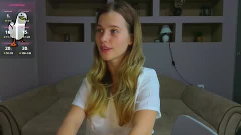 Lynn online show from October 26, 2025, 3:29 pm