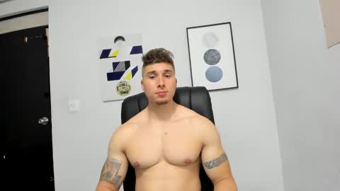 Snapshot of lyonel15 chatting on December 31, 2024, 3:34 am Lyonel online show from December 31, 2024, 3:34 am