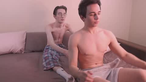 KennyEliot online show from December 14, 2024, 7:25 pm