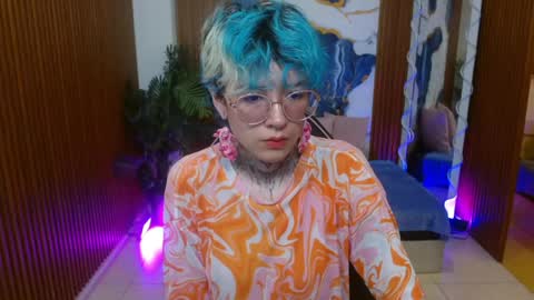 lyra_tay online show from April 16, 2026, 7:14 pm