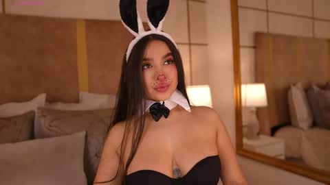 Snapshot of lyrabellini chatting on May 13, 2026, 10:45 am online show from May 13, 2026, 10:45 am