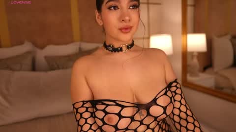 Snapshot of lyrabellini chatting on May 19, 2026, 11:05 am online show from May 19, 2026, 11:05 am