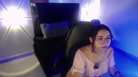 Snapshot of lyrarose_ chatting on August 4, 2026, 12:08 pm Lyra online show from August 4, 2026, 12:08 pm