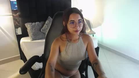 Snapshot of lyrarose_ chatting on August 6, 2026, 11:56 am Lyra online show from August 6, 2026, 11:56 am