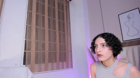 Lyravendrell online show from January 19, 2026, 12:20 pm