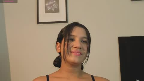 Snapshot of lyriadiamond_ chatting on May 26, 2026, 9:11 pm Lyria Diamond online show from May 26, 2026, 9:11 pm