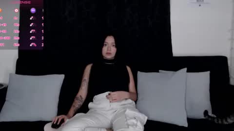 lyshana online show from March 4, 2025, 11:19 am