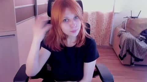 lyssan_xo online show from October 15, 2025, 10:15 am