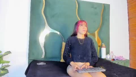lyssara online show from July 19, 2026, 4:49 am