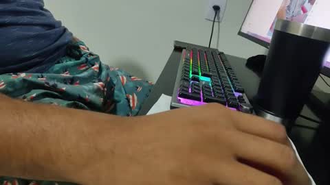 m0ren01995 online show from April 3, 2026, 1:14 am