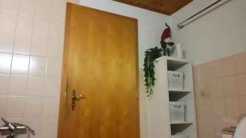 Fucklover online show from December 27, 2024, 5:05 pm