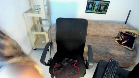 Mila online show from March 7, 2025, 5:49 pm