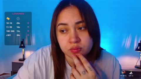 Snapshot of m33li chatting on November 16, 2025, 11:21 pm Meli online show from November 16, 2025, 11:21 pm