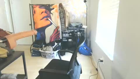 Snapshot of m3taaa chatting on October 7, 2025, 7:44 pm M3ta online show from October 7, 2025, 7:44 pm