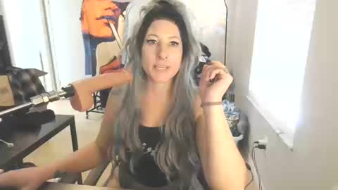 Snapshot of m3taaa chatting on October 10, 2025, 7:02 pm M3ta online show from October 10, 2025, 7:02 pm