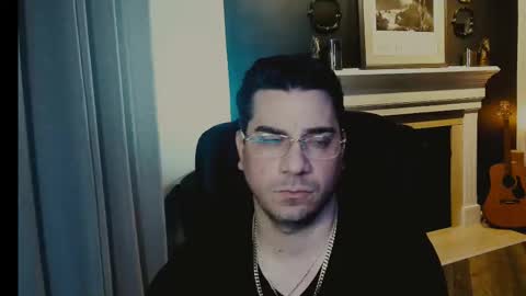 m4ck online show from September 16, 2025, 9:43 am