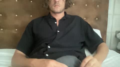 Snapshot of m9734 chatting on May 5, 2026, 4:48 pm m9734 online show from May 5, 2026, 4:48 pm