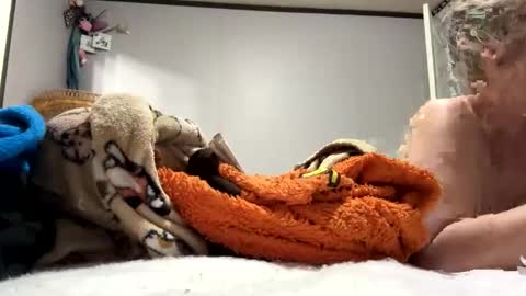 m 80 online show from October 25, 2025, 9:17 am