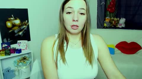 Snapshot of m_vikki chatting on February 11, 2026, 1:27 pm Vikki online show from February 11, 2026, 1:27 pm