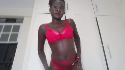 ma_couchie online show from May 6, 2026, 11:48 am