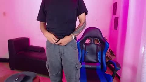 Max online show from April 10, 2026, 1:49 pm