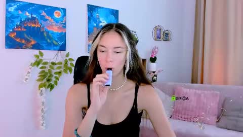 Snapshot of mabel_light chatting on August 7, 2026, 9:22 am Your lovely Mabel online show from August 7, 2026, 9:22 am