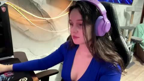 Snapshot of mabelneonakis chatting on May 28, 2026, 6:16 pm Apolonia online show from May 28, 2026, 6:16 pm
