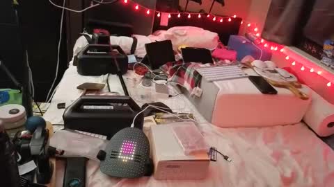 mac1119 online show from April 18, 2026, 9:46 am