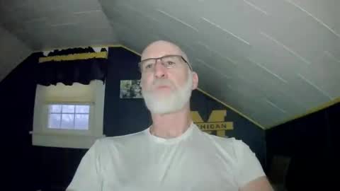 mac8181 online show from January 18, 2025, 12:04 pm